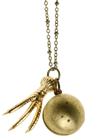 A MANO ALCHEMIST'S TALISMAN LOCKET
