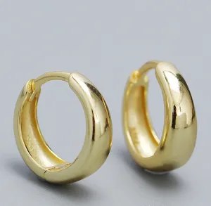 BABY CURVED HOOP EARRINGS