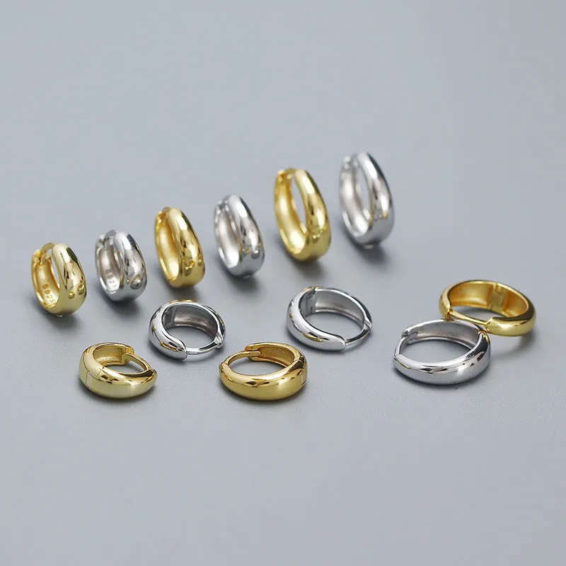 BABY CURVED HOOP EARRINGS