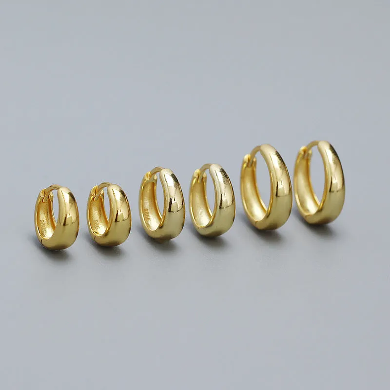 BABY CURVED HOOP EARRINGS
