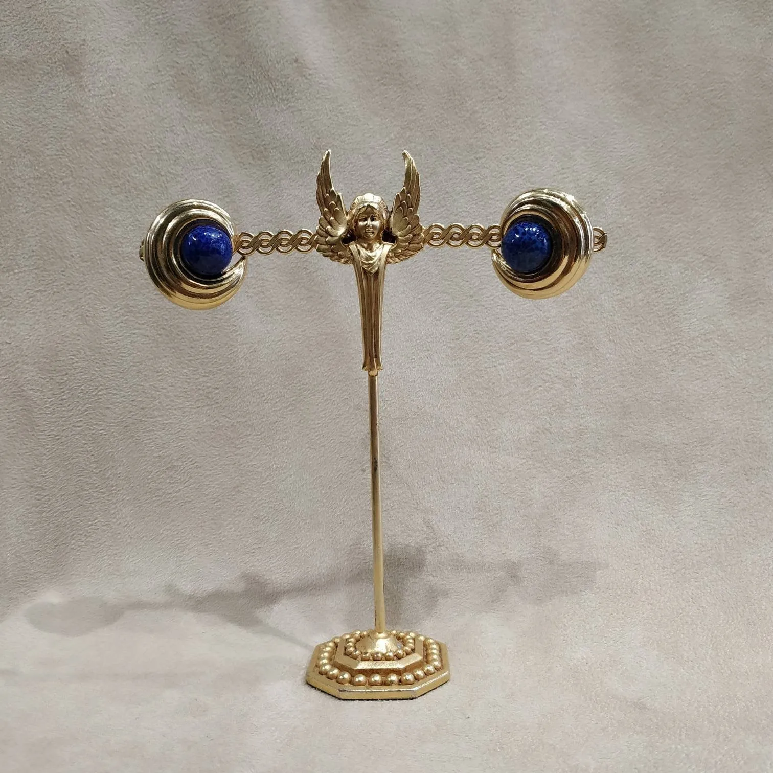 Ciner Gold / Lapis blue vintage clip on earrings
