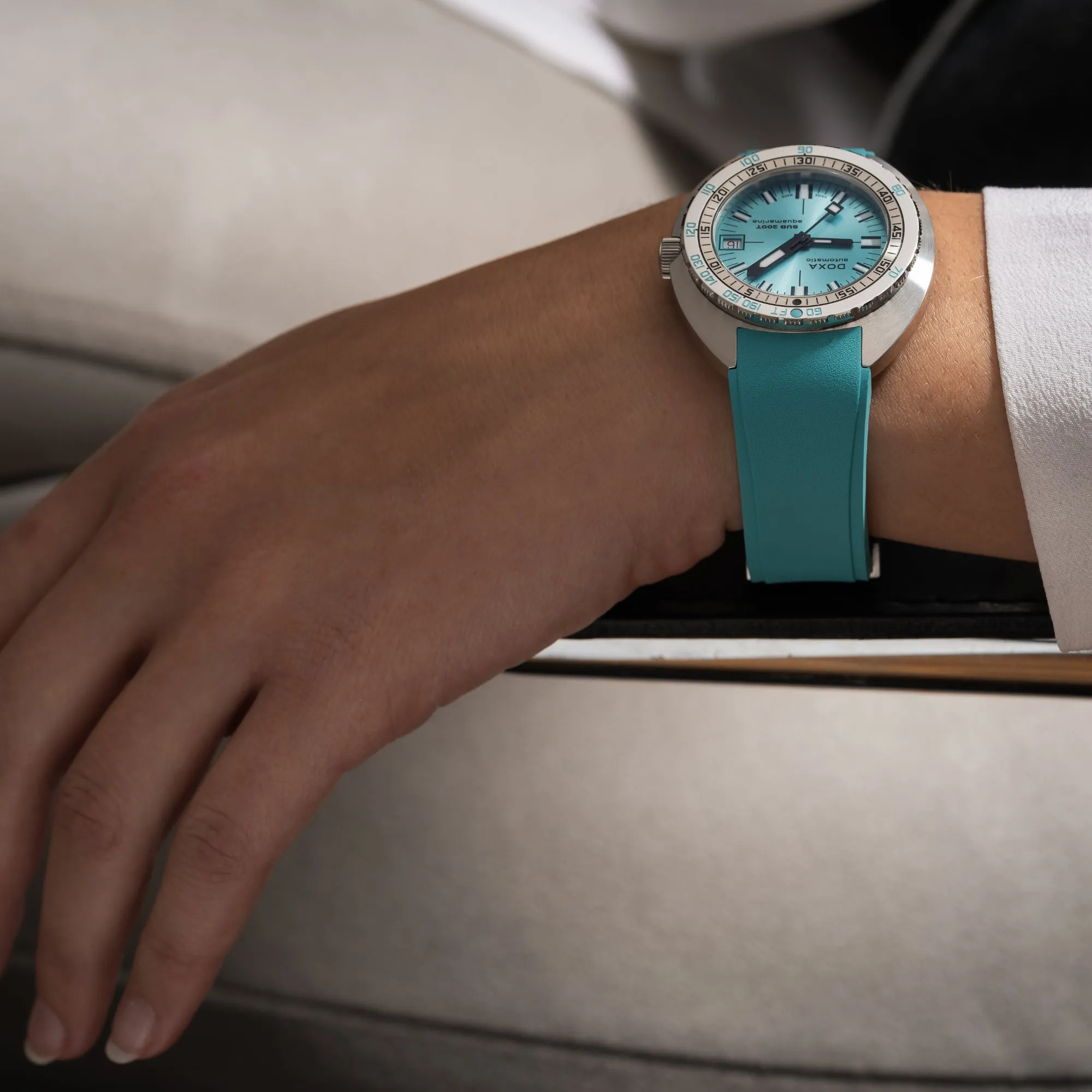 Doxa 200 T - Aquamarine (Turquoise) Sunray Dial