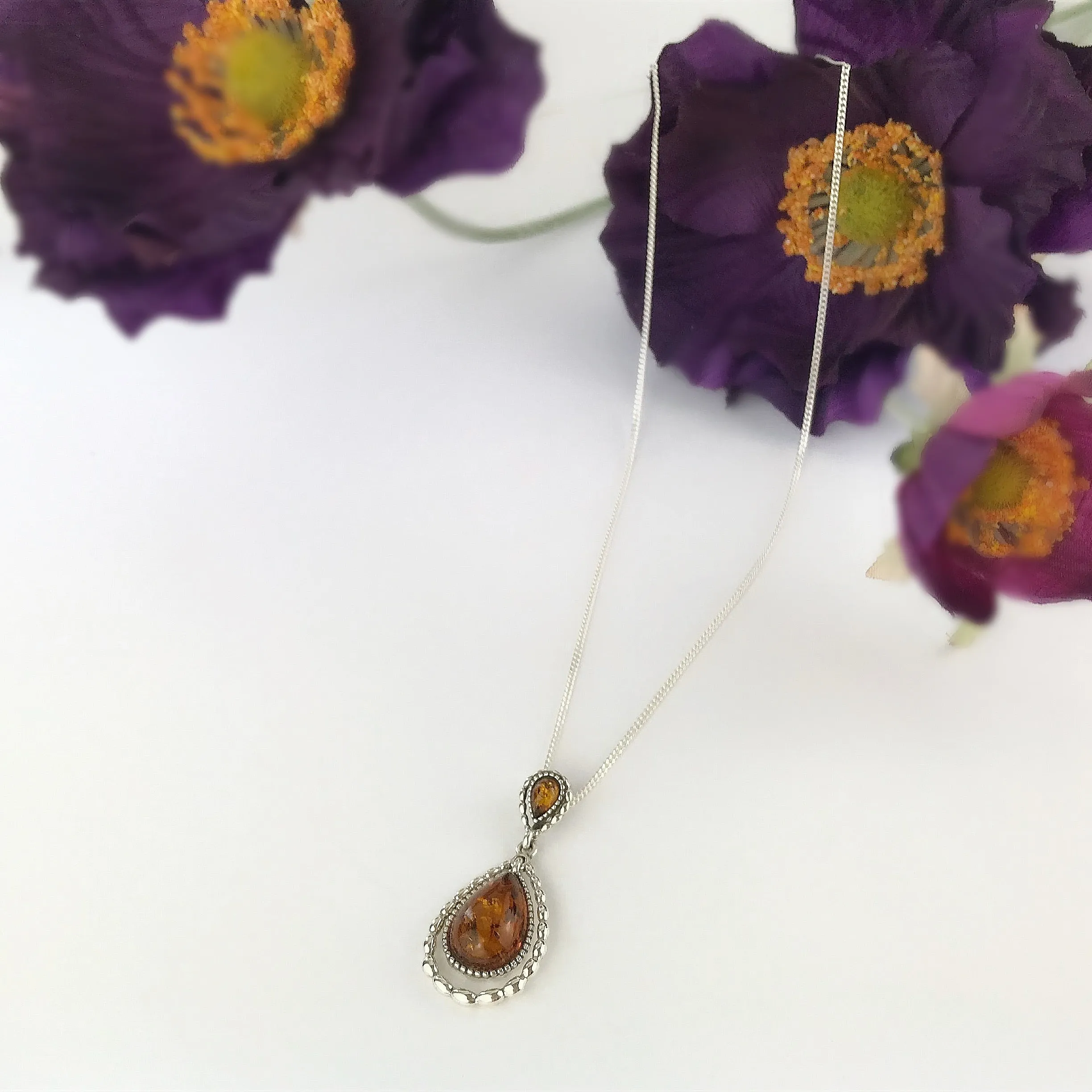 Elizabeth Pendant - VP302