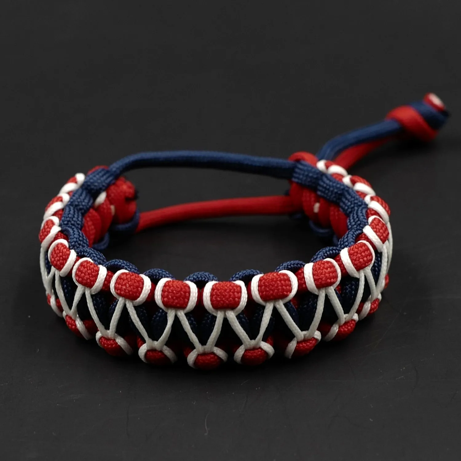 Emergency Paracord Bracelet