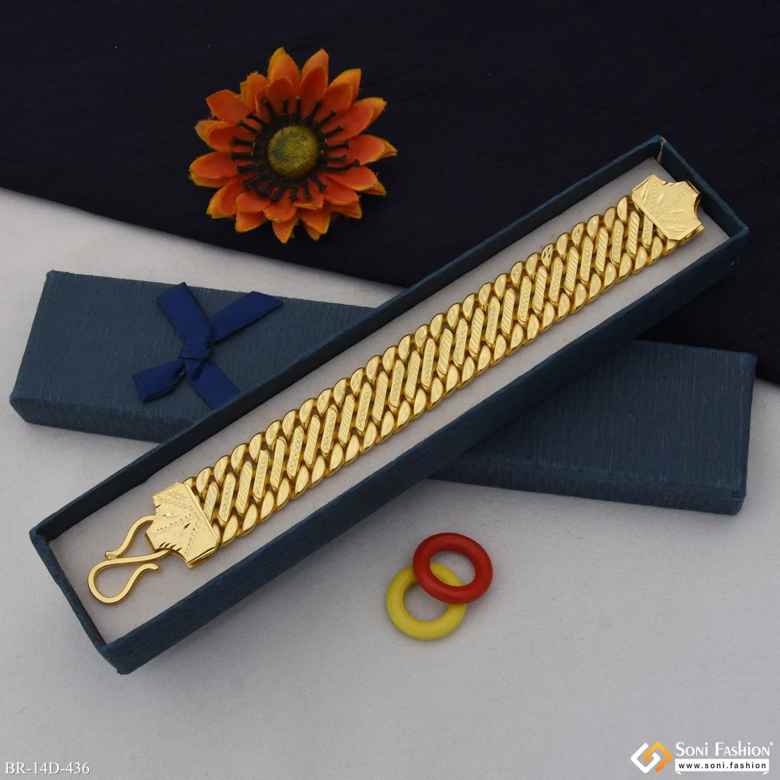 Latest Design Gold Plated Pokal Bracelet for Men - Style D436