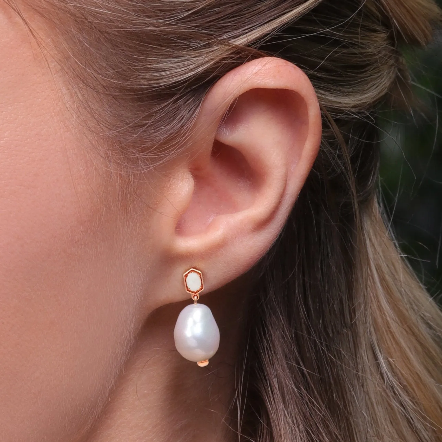 Moderne Barockperle & Opal Tropfen Ohrringe in Rose Vergoldetem Sterling Silber