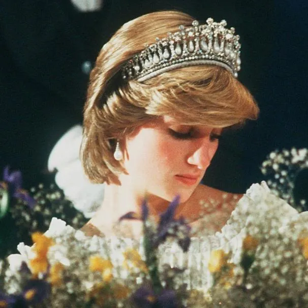 T177. The Lover’s Knot Royal Tiara replica, Princess Diana Tiara