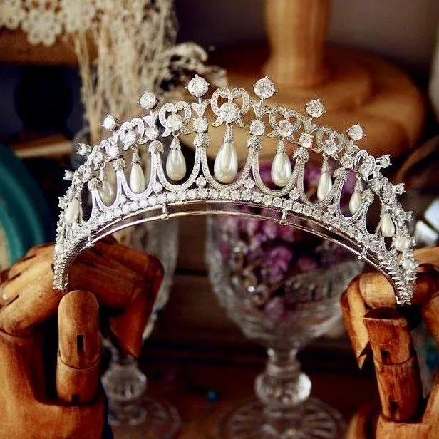 T177. The Lover’s Knot Royal Tiara replica, Princess Diana Tiara