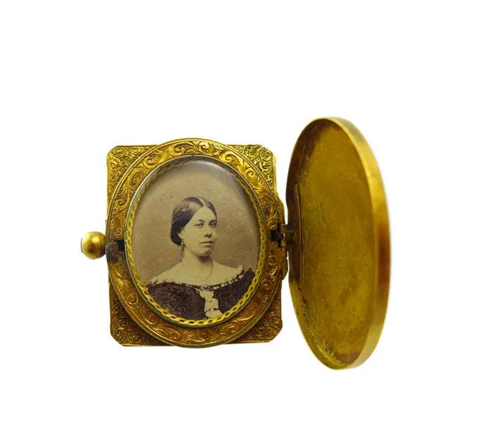 Victorian 15ct Mourning Locket Brooch
