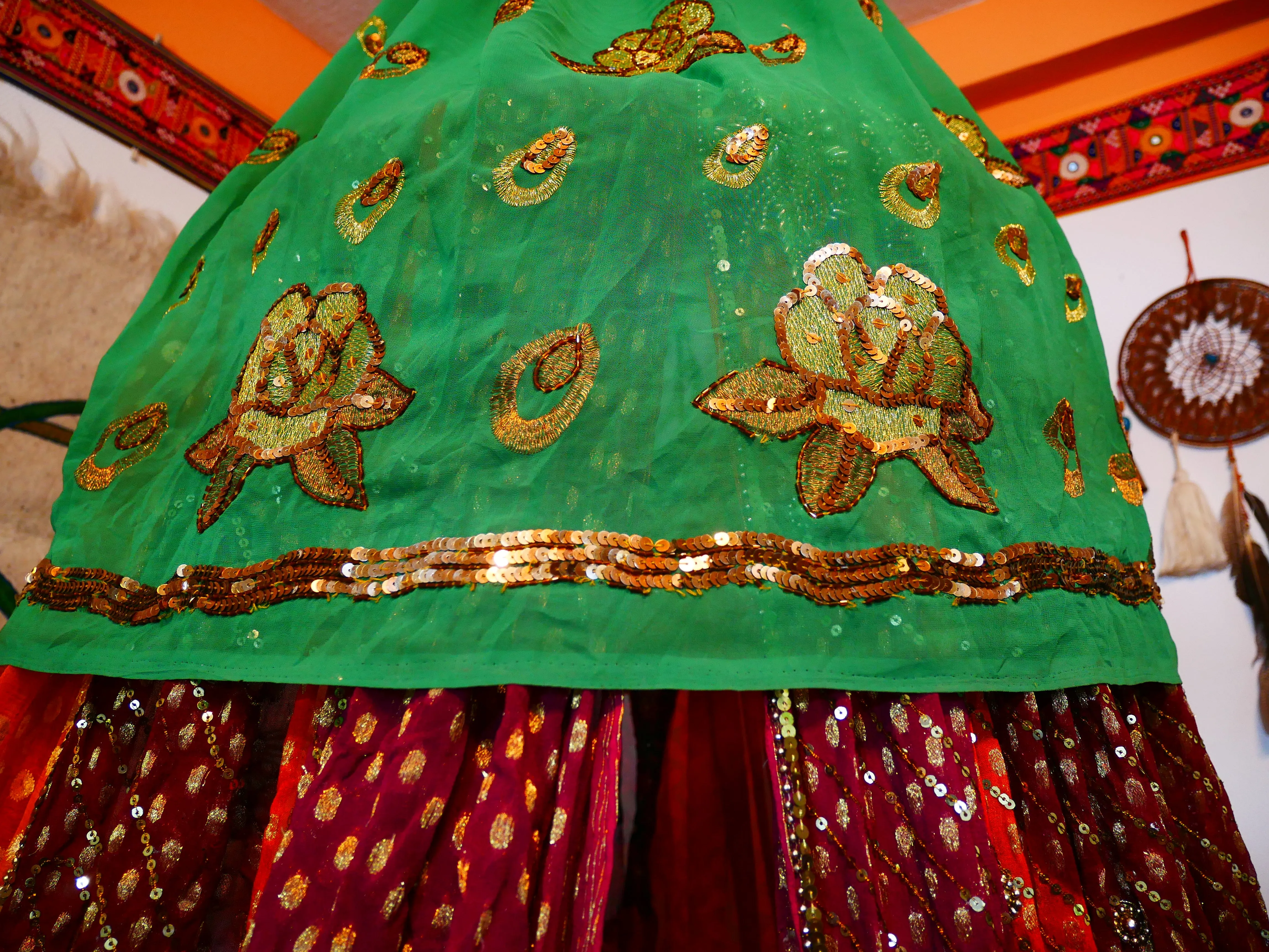 Wedding Saree canopy - Boho Hanging Tent- bed canopy  | bohemian wedding backdrop - Hippie decor - floor seating area | meditation room - Shanti baldachin